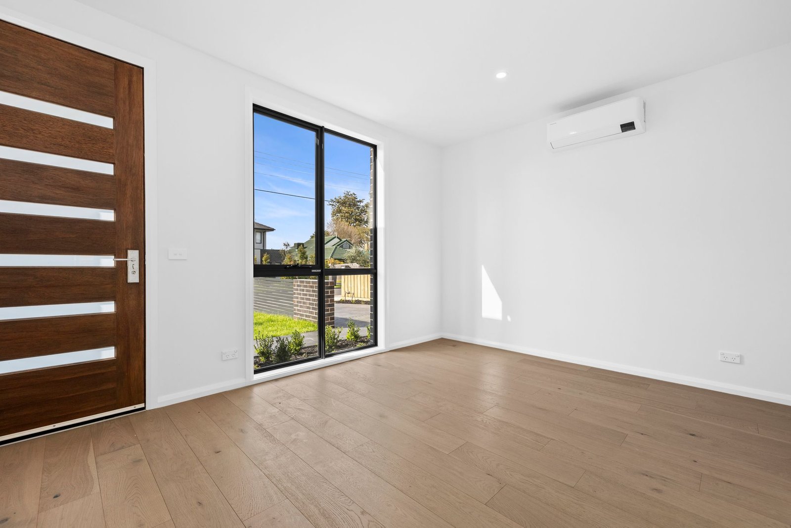 Gallery: 2/15 Coane Street