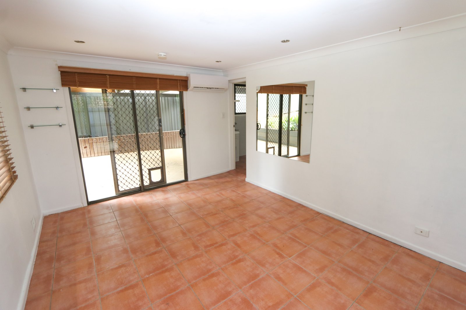 215 Cotlew Street ASHMORE 5