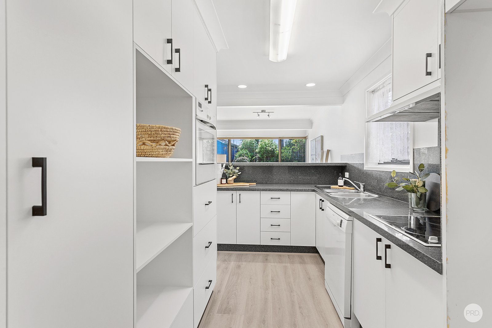 2/15 Cromarty Road SOLDIERS POINT 7