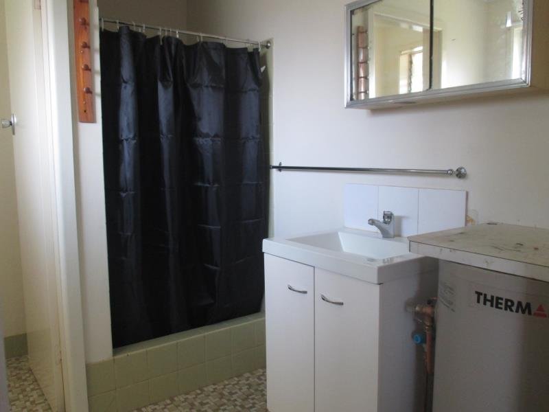 2/15 Dayal Street TAMWORTH 4