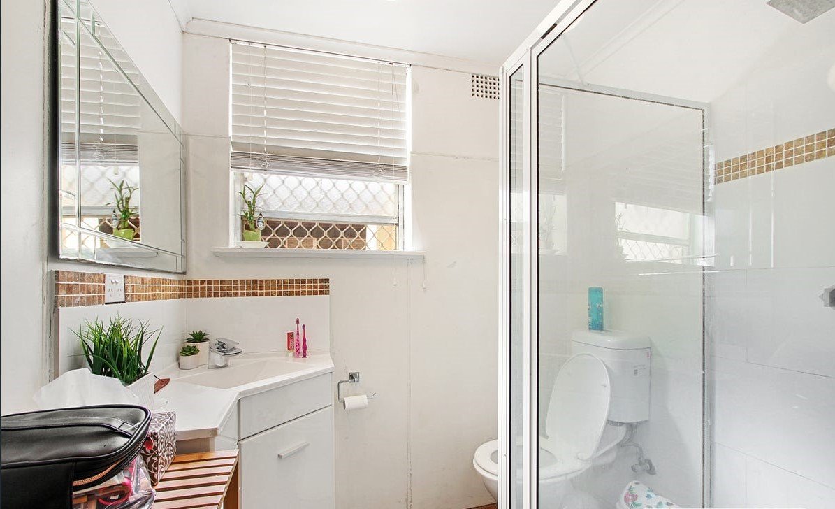 2/15 Diane Street TAMWORTH 4