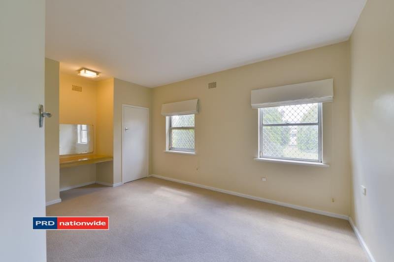 2/15 Diane Street TAMWORTH 4