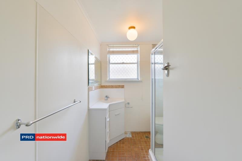 2/15 Diane Street TAMWORTH 5