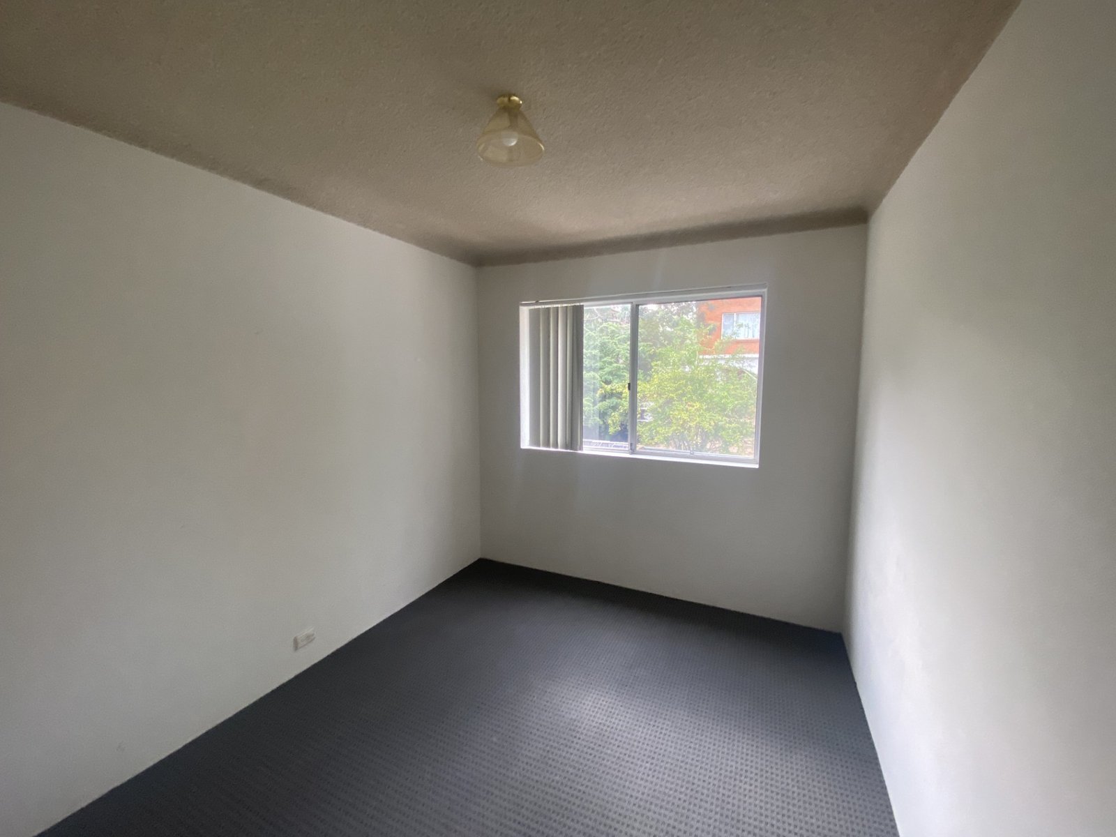 2/15 Drummond Street WARWICK FARM 4