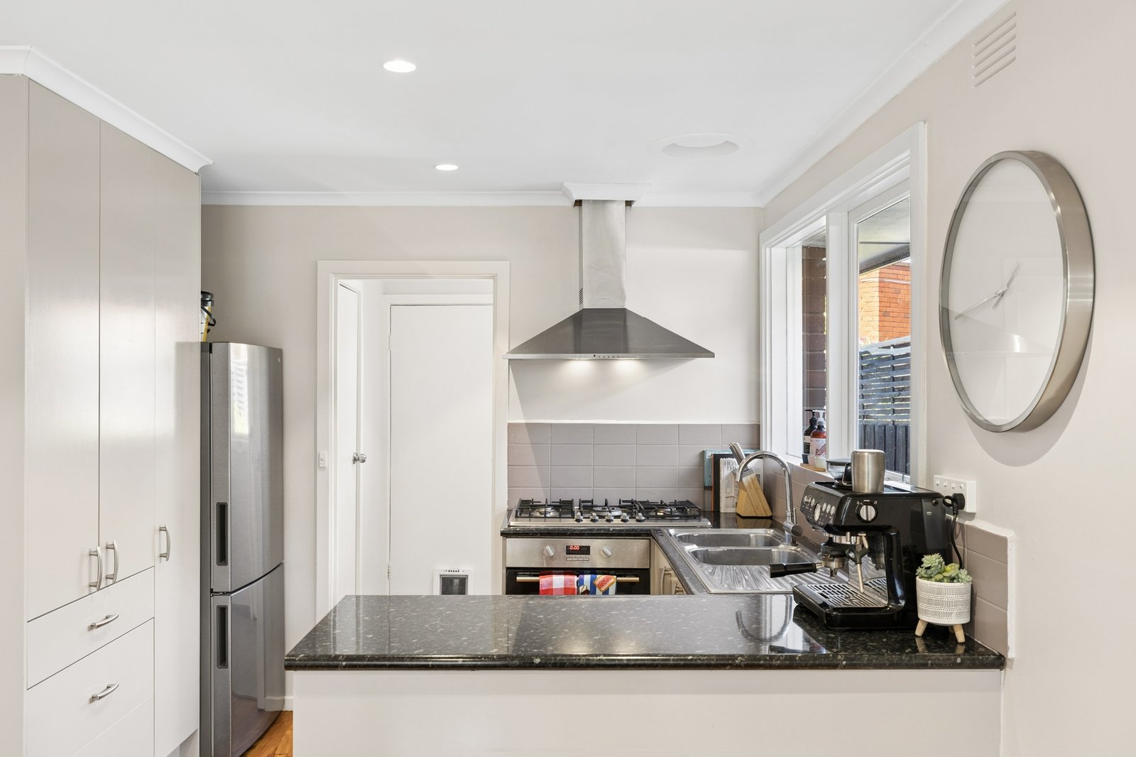 Gallery: 2/15 Dudley Avenue