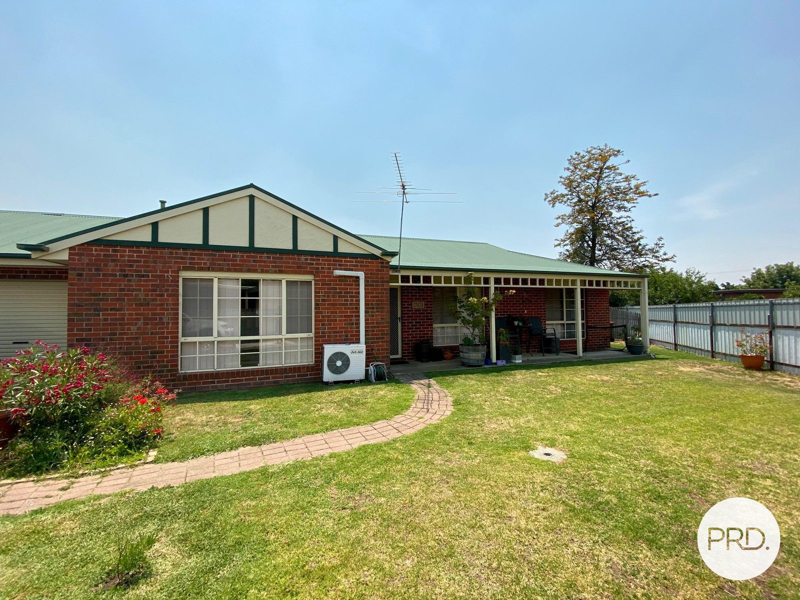 2/15 Edinburgh Circuit WEST WODONGA 1