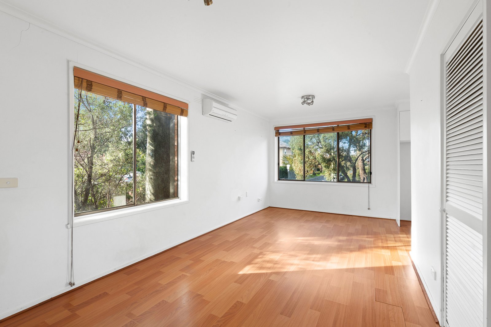 Gallery: 2/15 Elm Avenue