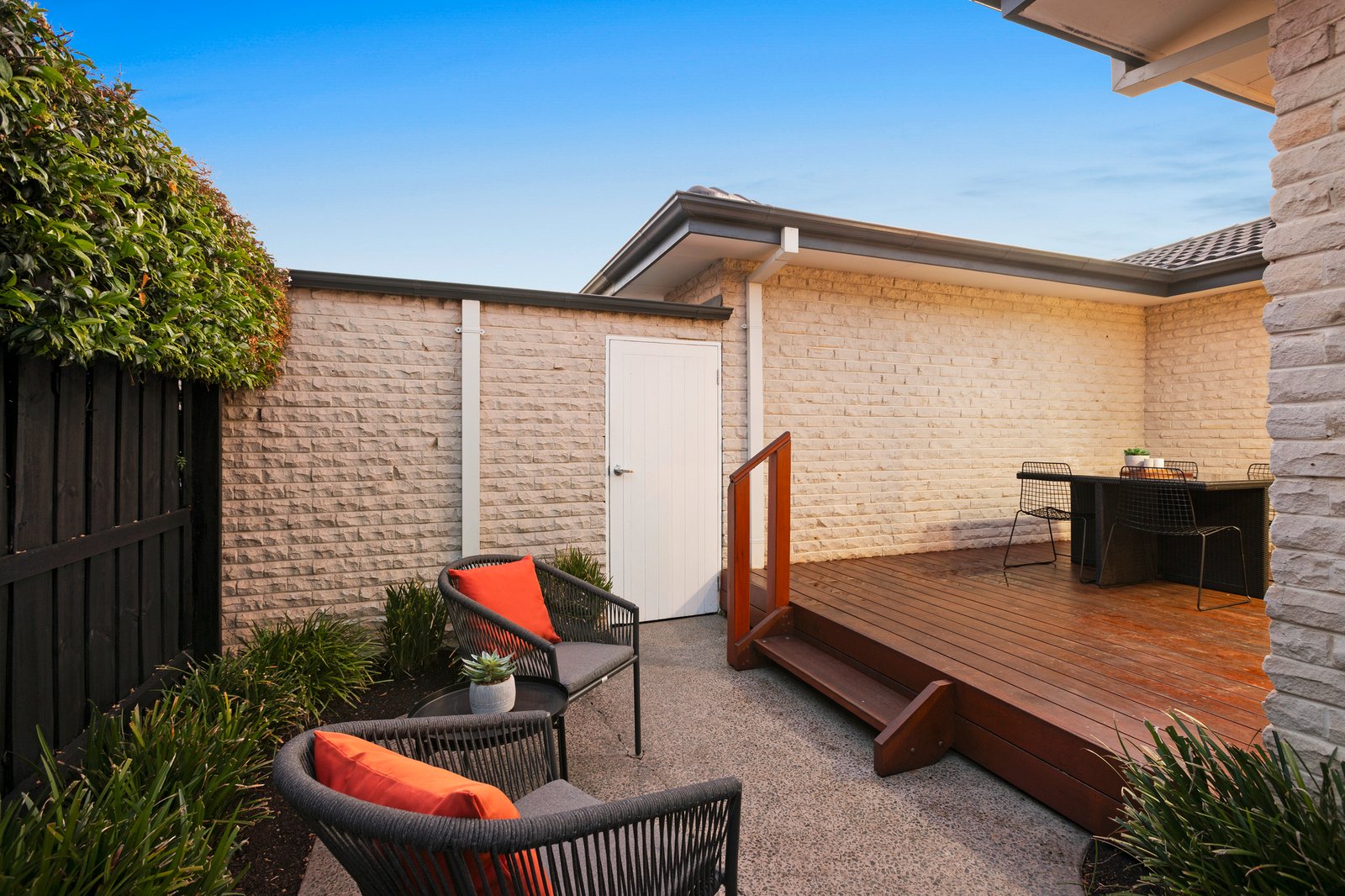Gallery: 2/15 Gillies Street