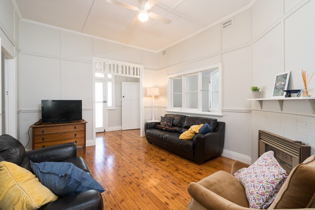 215 Gurwood Street WAGGA WAGGA 3