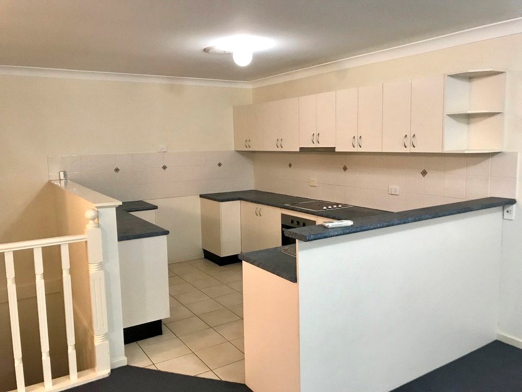 2/15 Hairtail Close CORLETTE 2