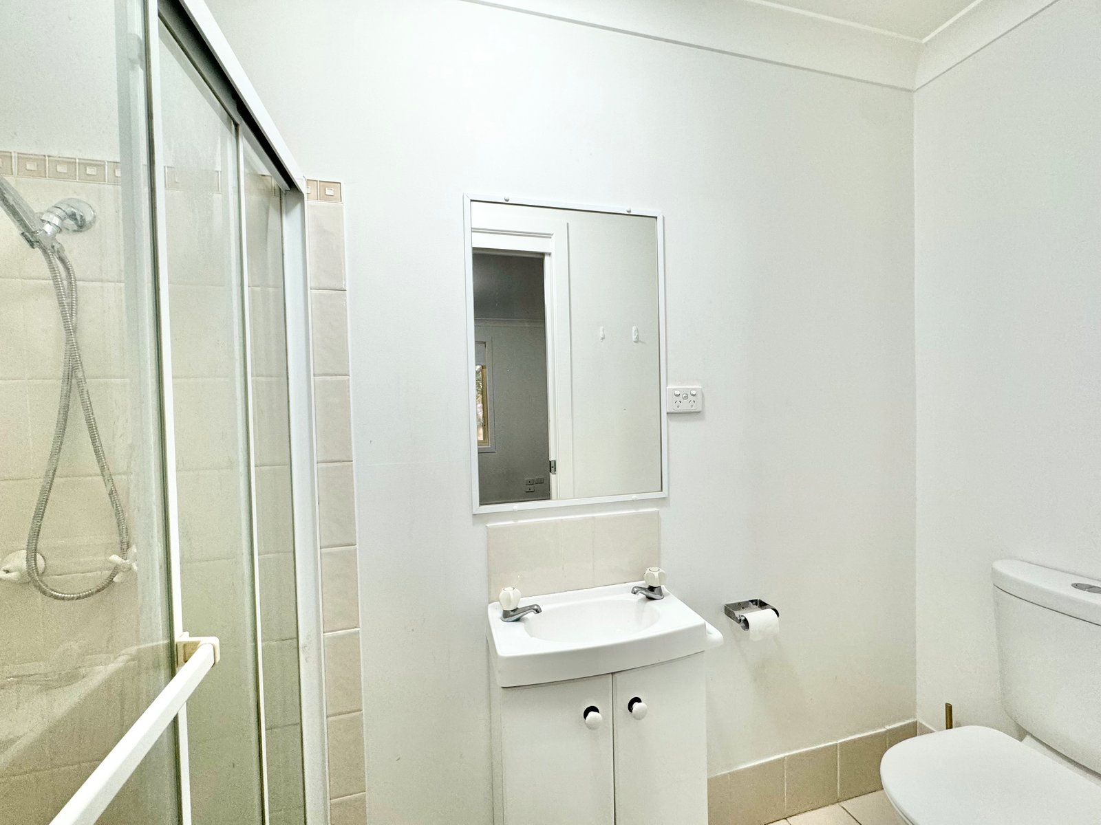 2/15 Hairtail Close CORLETTE 8