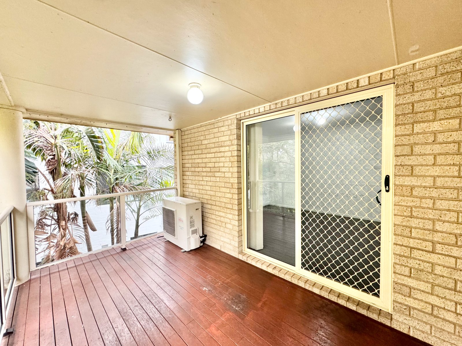 2/15 Hairtail Close CORLETTE 14