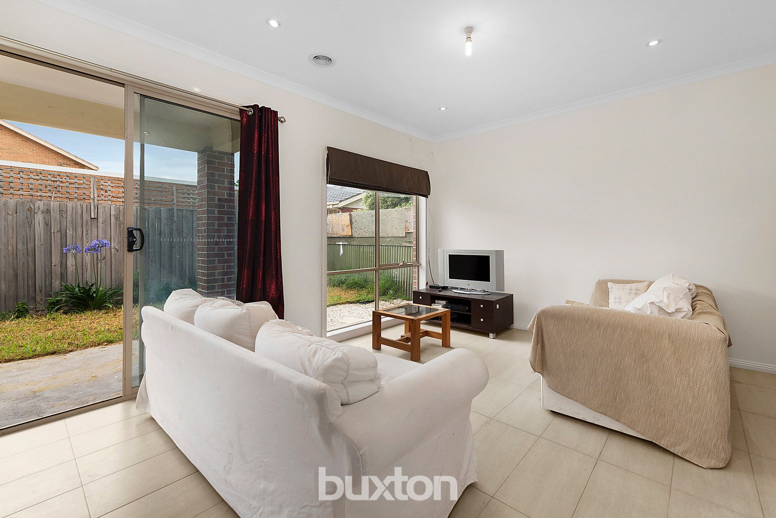 Gallery: 2/15 Helena Street