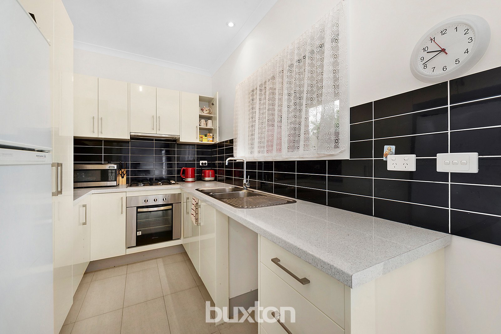 Gallery: 2/15 Helena Street