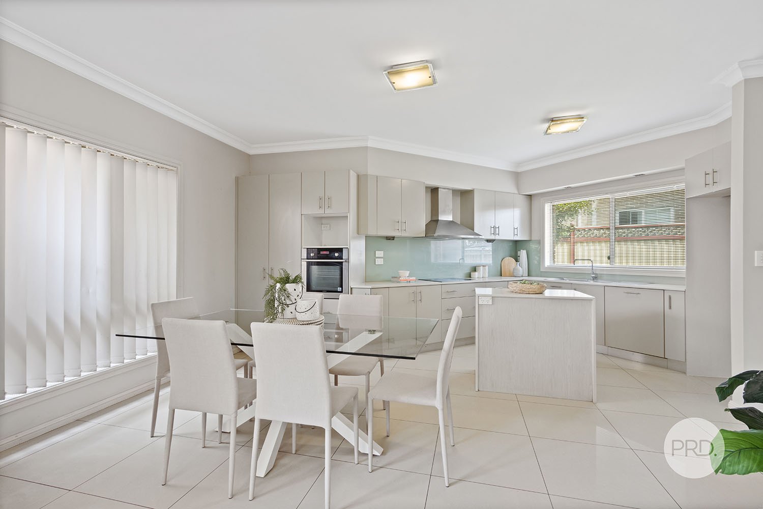 2/15 Henry Lawson Drive PEAKHURST 2