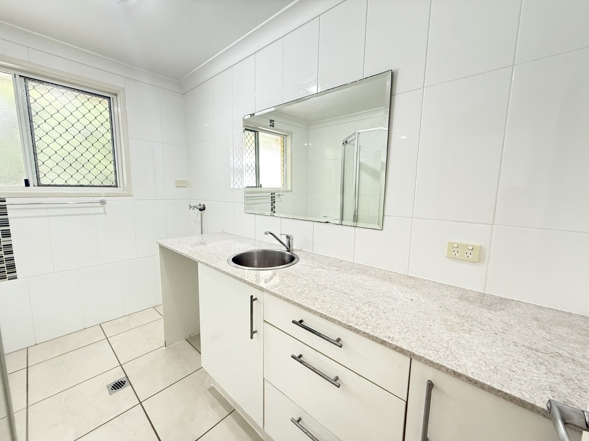 2/15 Hibiscus Haven  Burleigh Heads 11