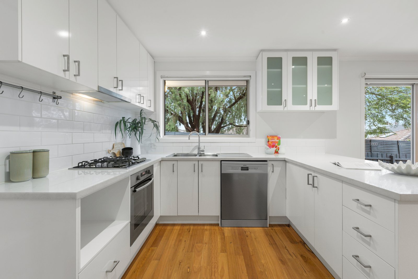 Gallery: 2/15 Imes Street