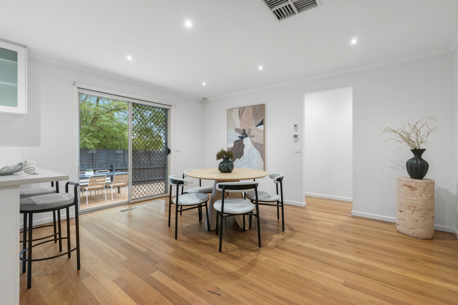 Gallery: 2/15 Imes Street