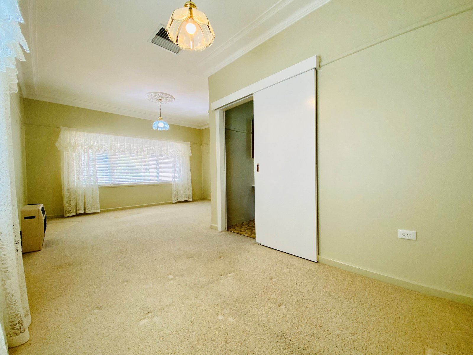215 Johnston Street TAMWORTH 6