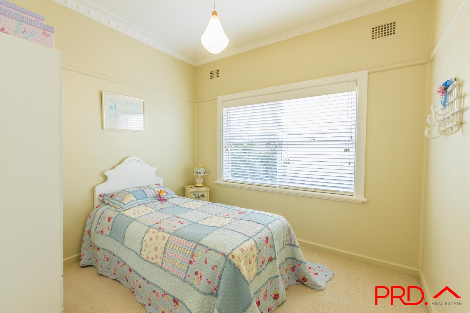 215 Johnston Street TAMWORTH 4