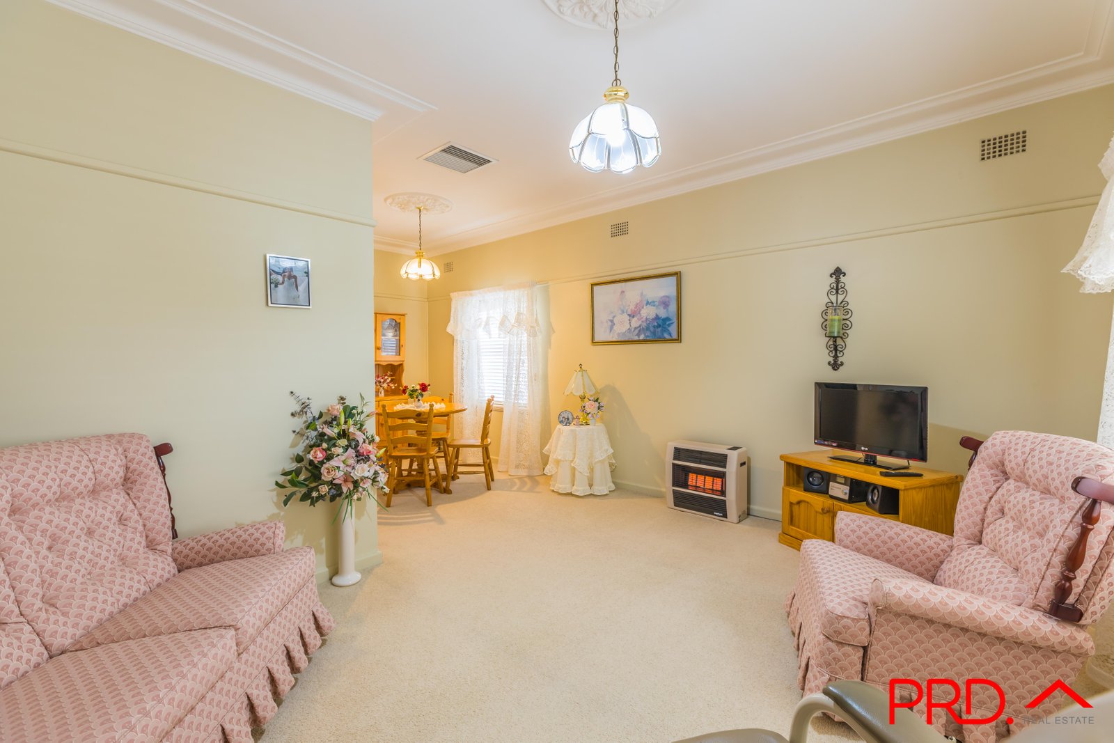 215 Johnston Street TAMWORTH 5