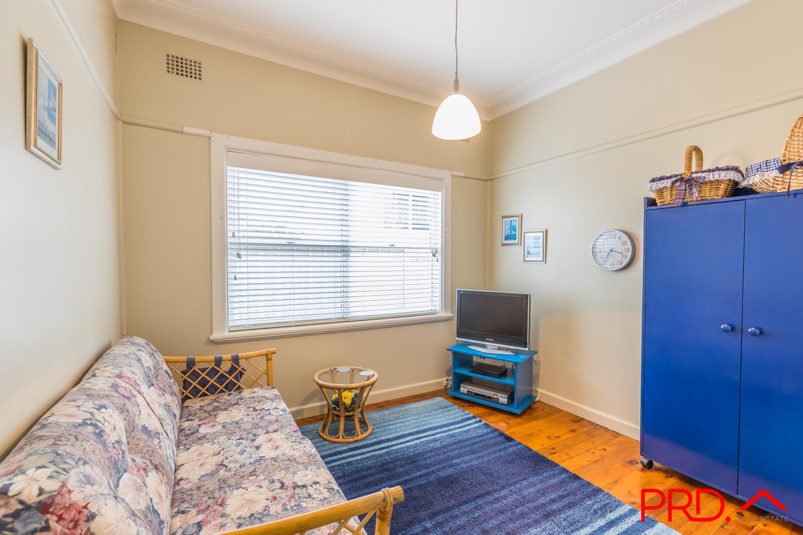 215 Johnston Street TAMWORTH 8