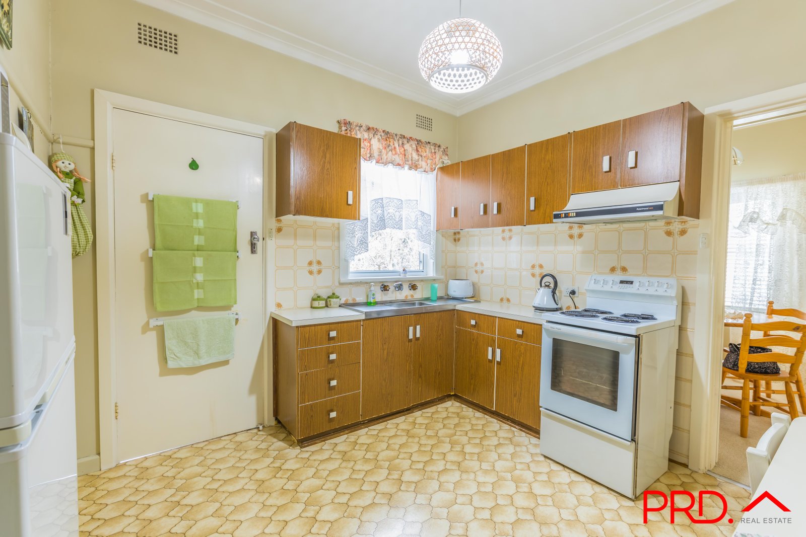 215 Johnston Street TAMWORTH 9