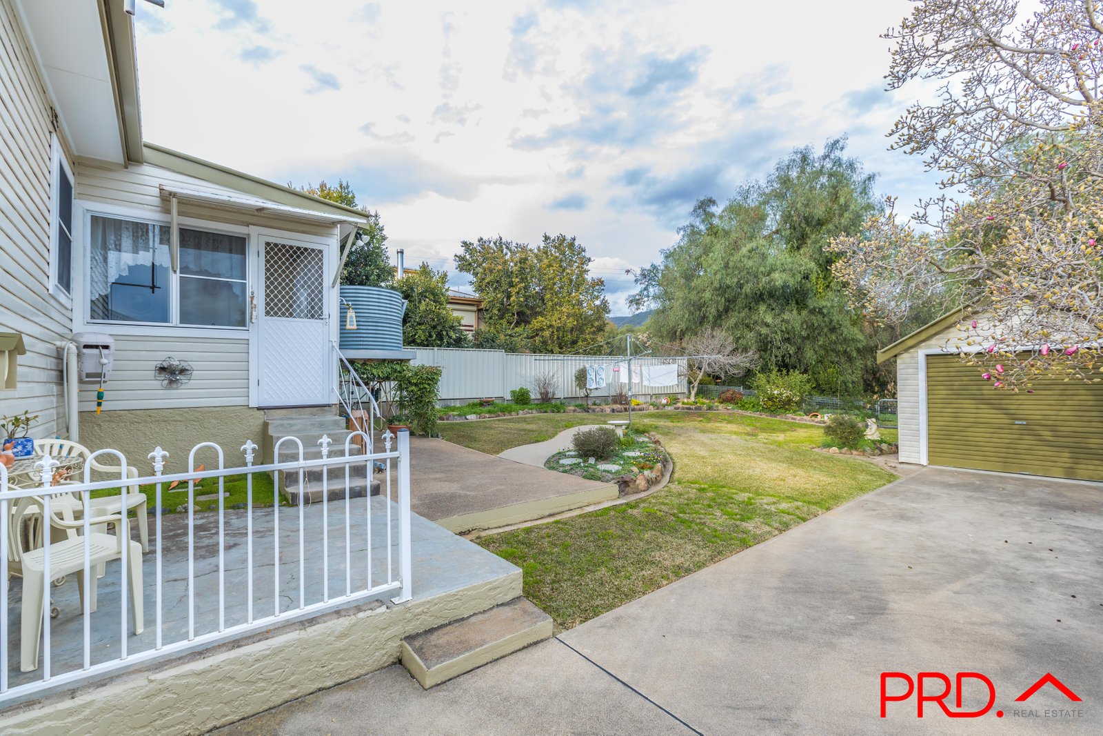 215 Johnston Street TAMWORTH 12