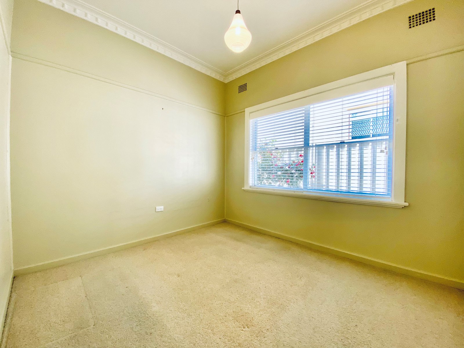 215 Johnston Street TAMWORTH 3