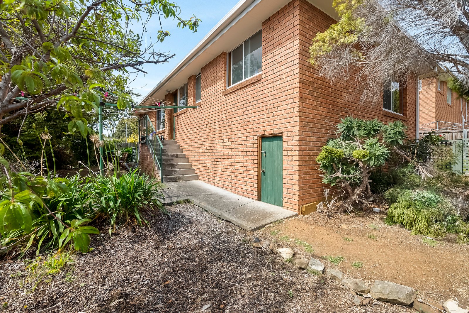 2/15 Kelvin Avenue MOONAH 9