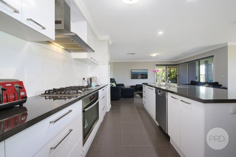 215 Kosciuszko Road THURGOONA 5