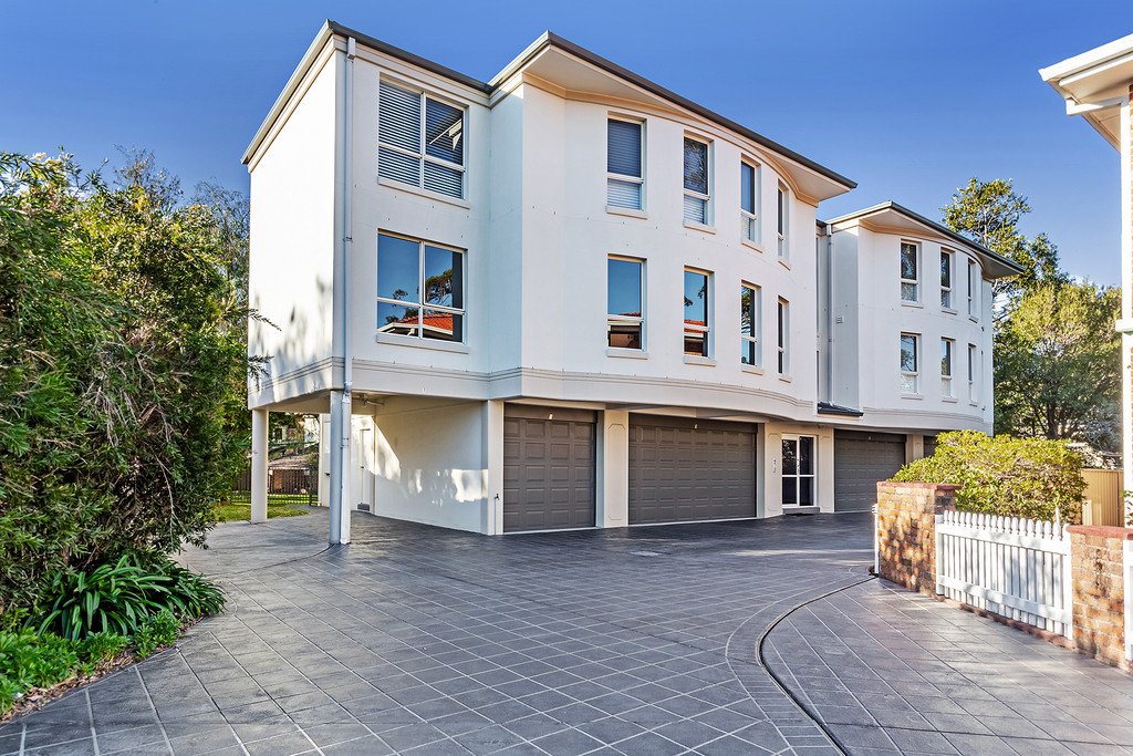 2/15 Krait Close NELSON BAY 1