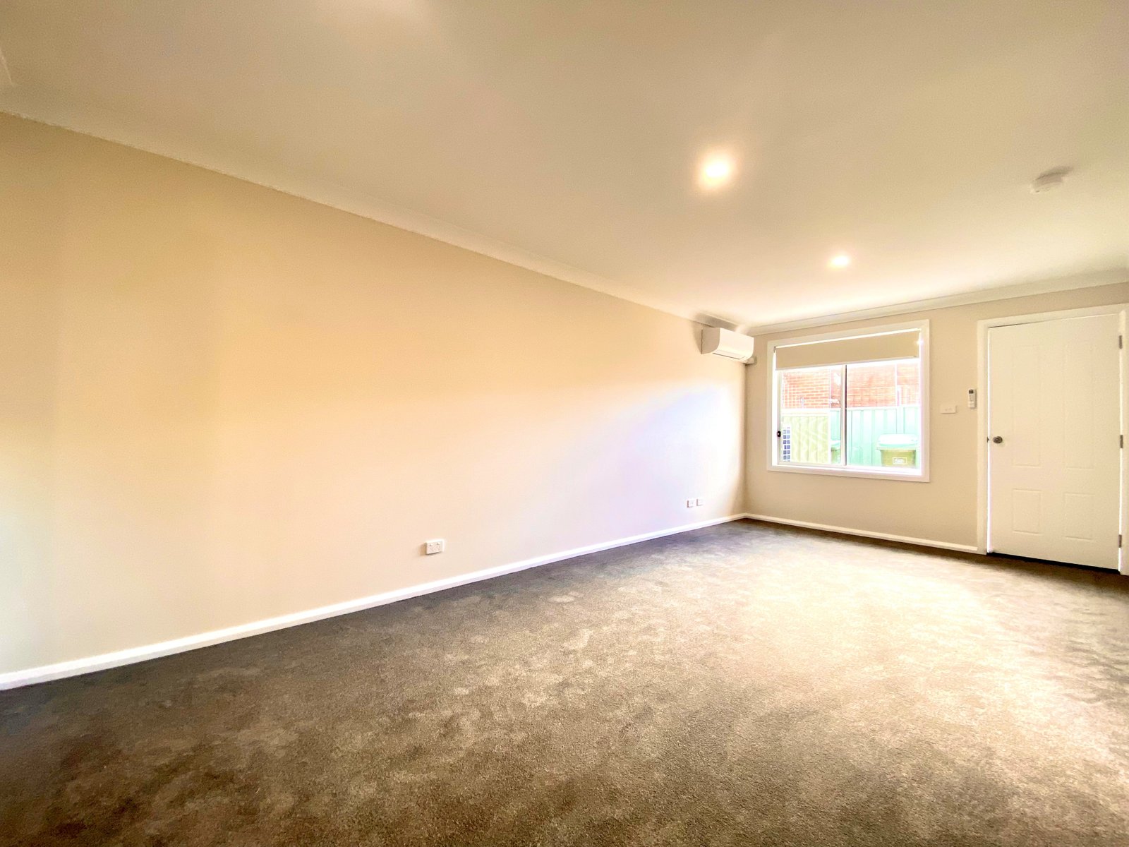 2/15 Leonora Crescent TAMWORTH 4