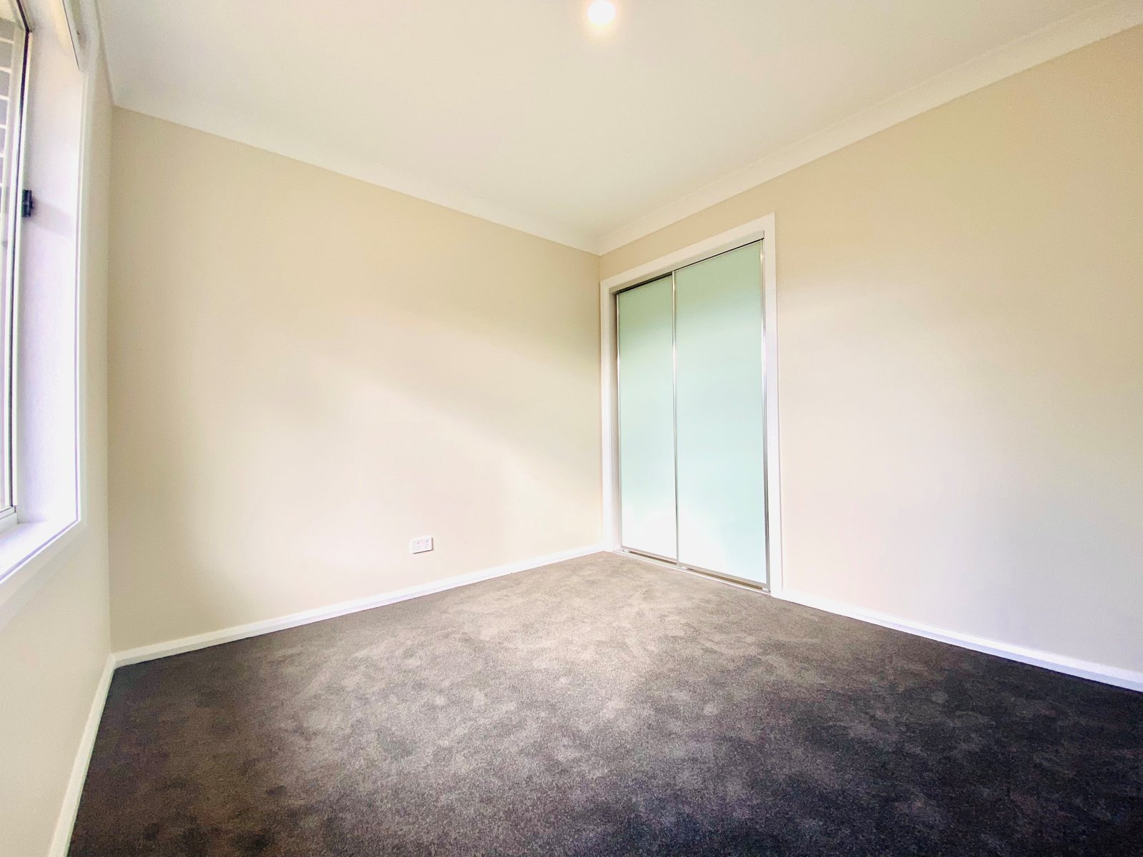 2/15 Leonora Crescent TAMWORTH 5