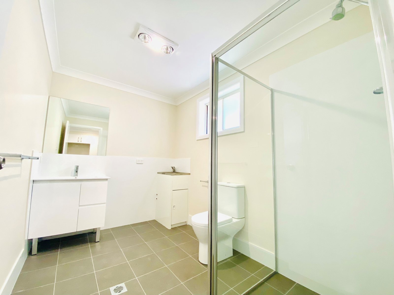 2/15 Leonora Crescent TAMWORTH 7