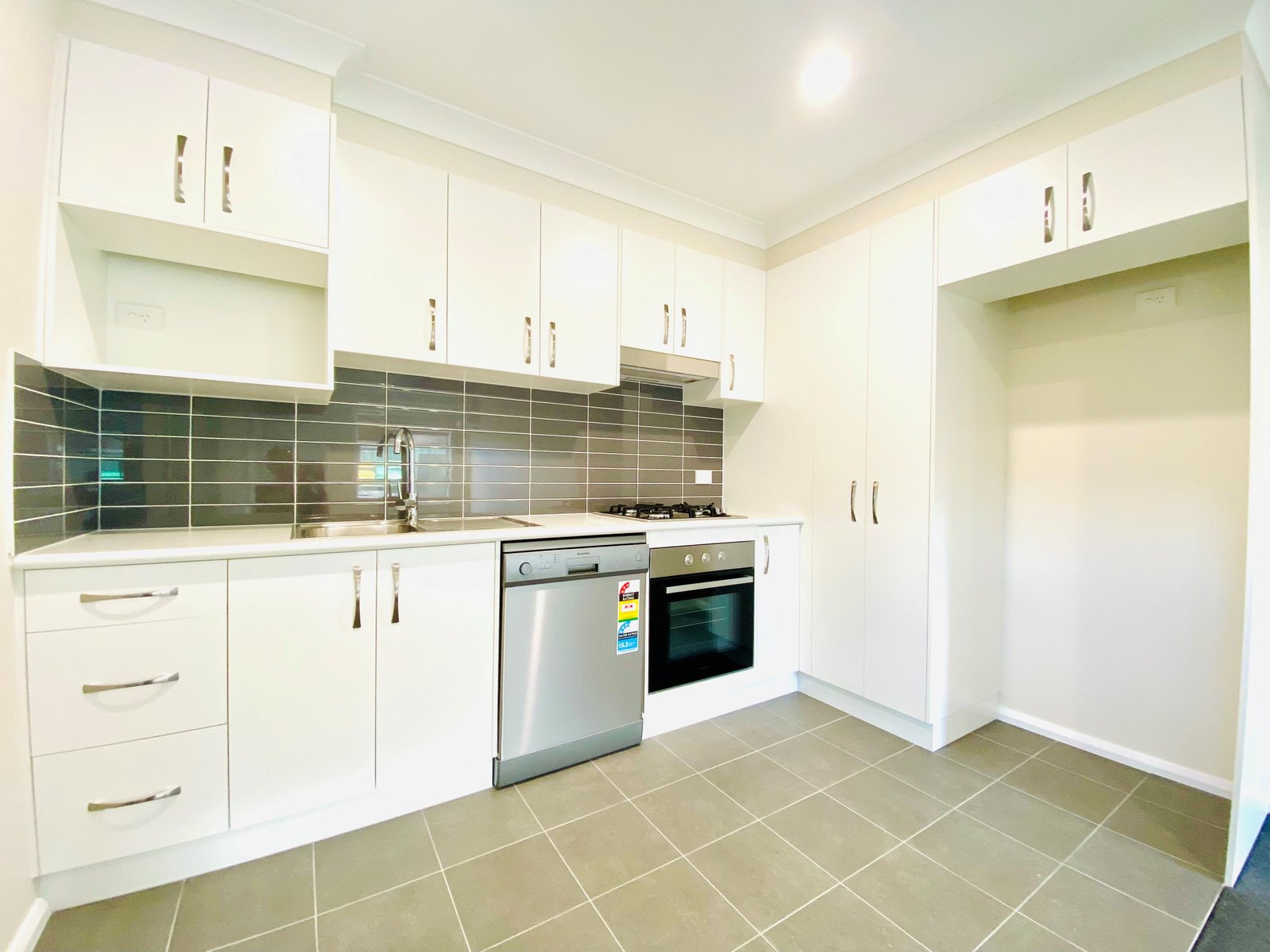 2/15 Leonora Crescent TAMWORTH 8