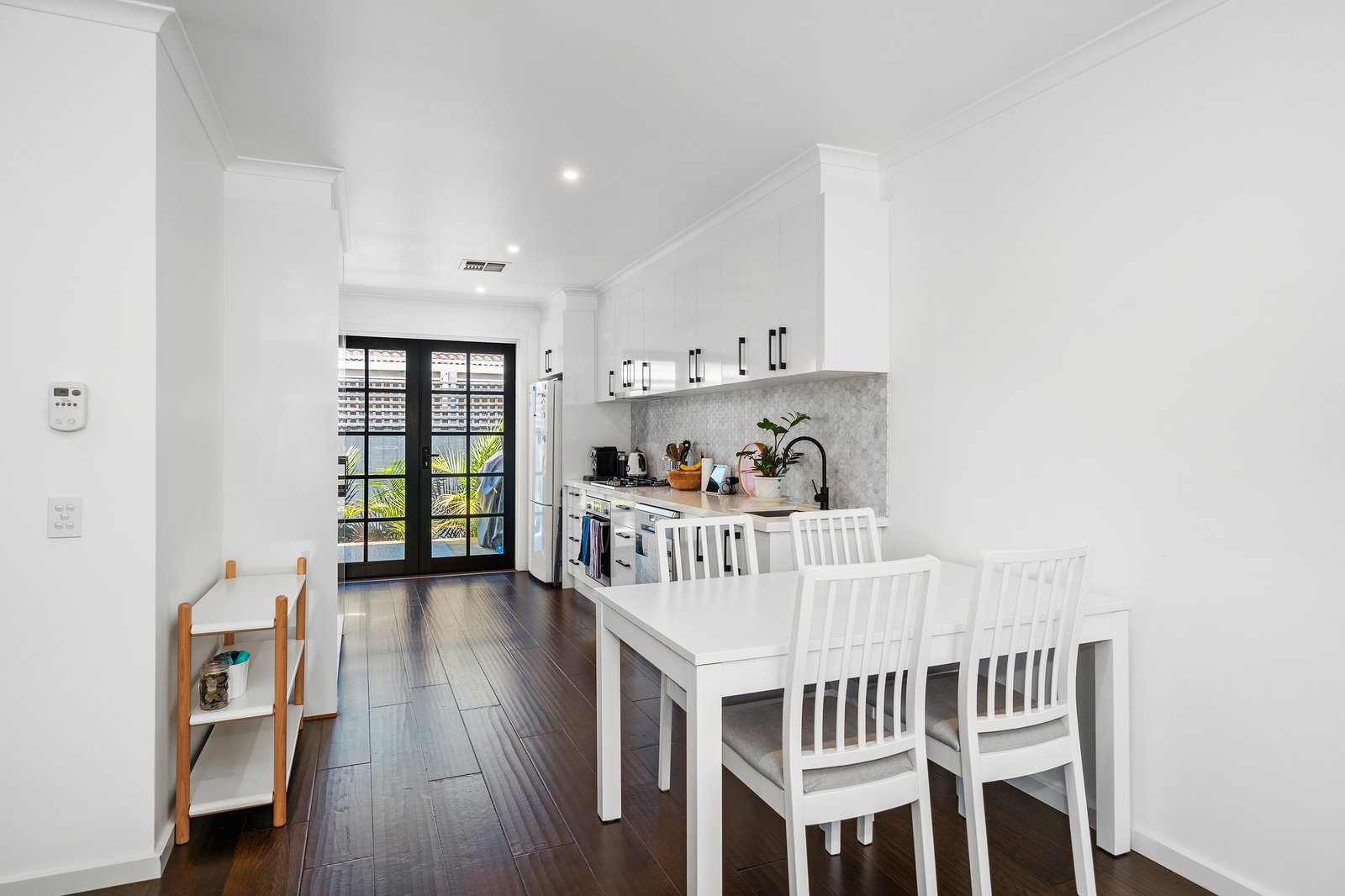 Gallery: 2/15 Lilian Court