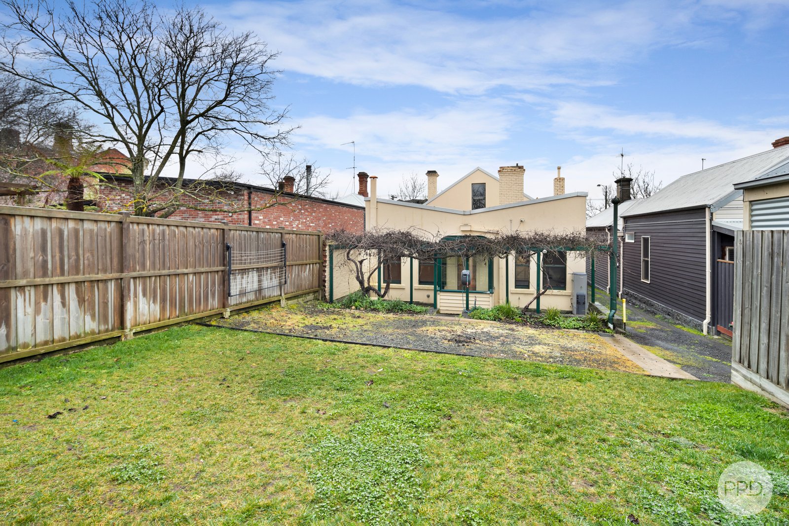 215 Lydiard Street Nth  SOLDIERS HILL 15