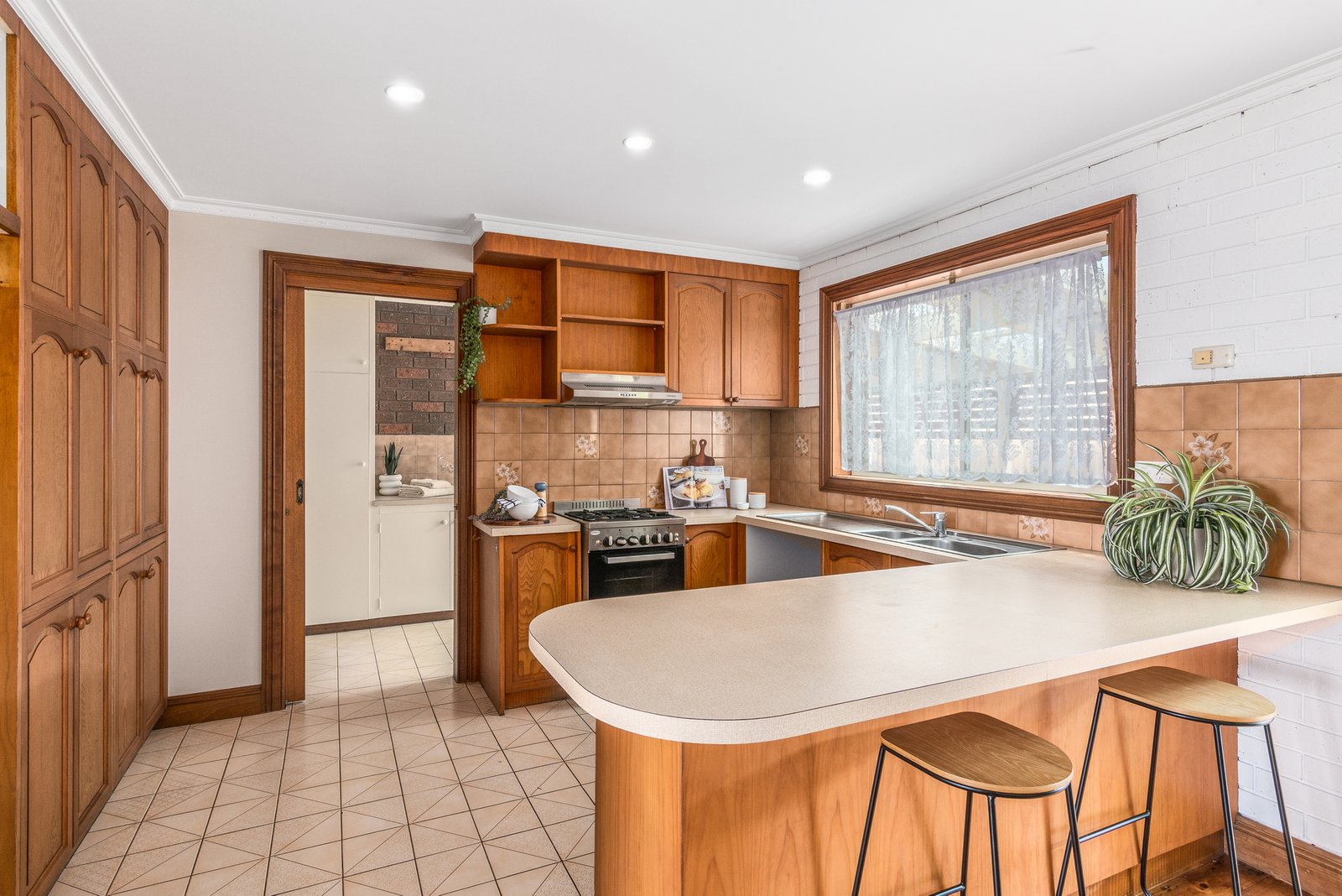 Gallery: 2/15 Mont Albert Road