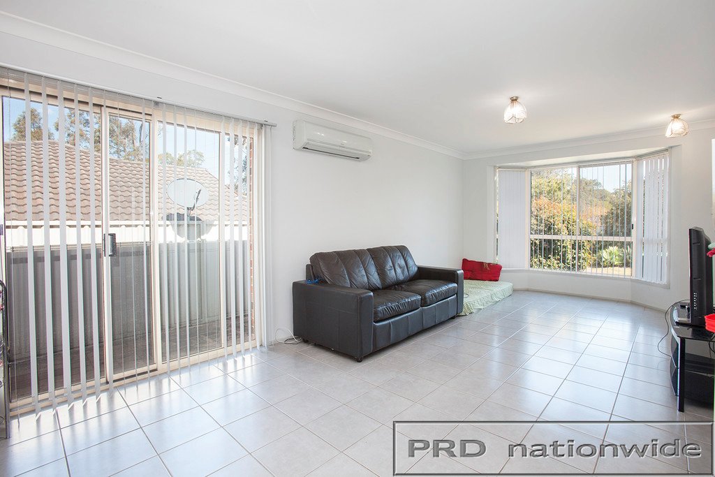 2/15 Proserpine Close ASHTONFIELD 2