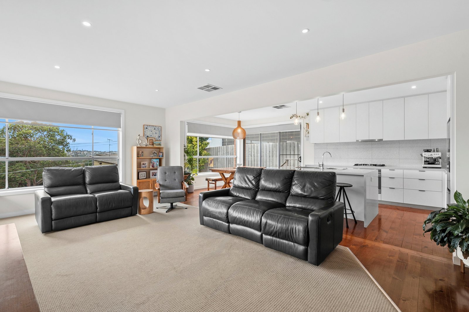 Gallery: 215 Roslyn Road