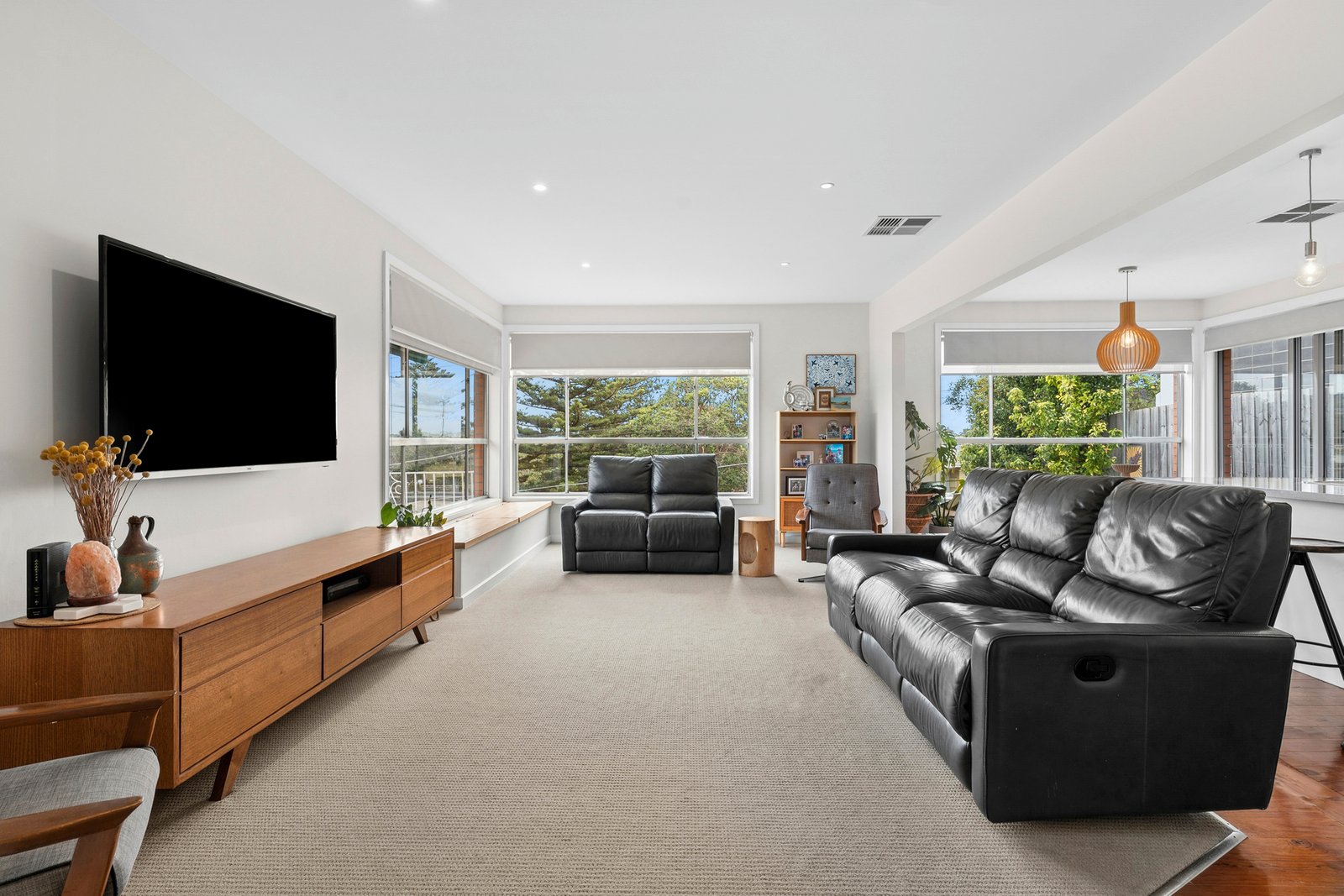 Gallery: 215 Roslyn Road