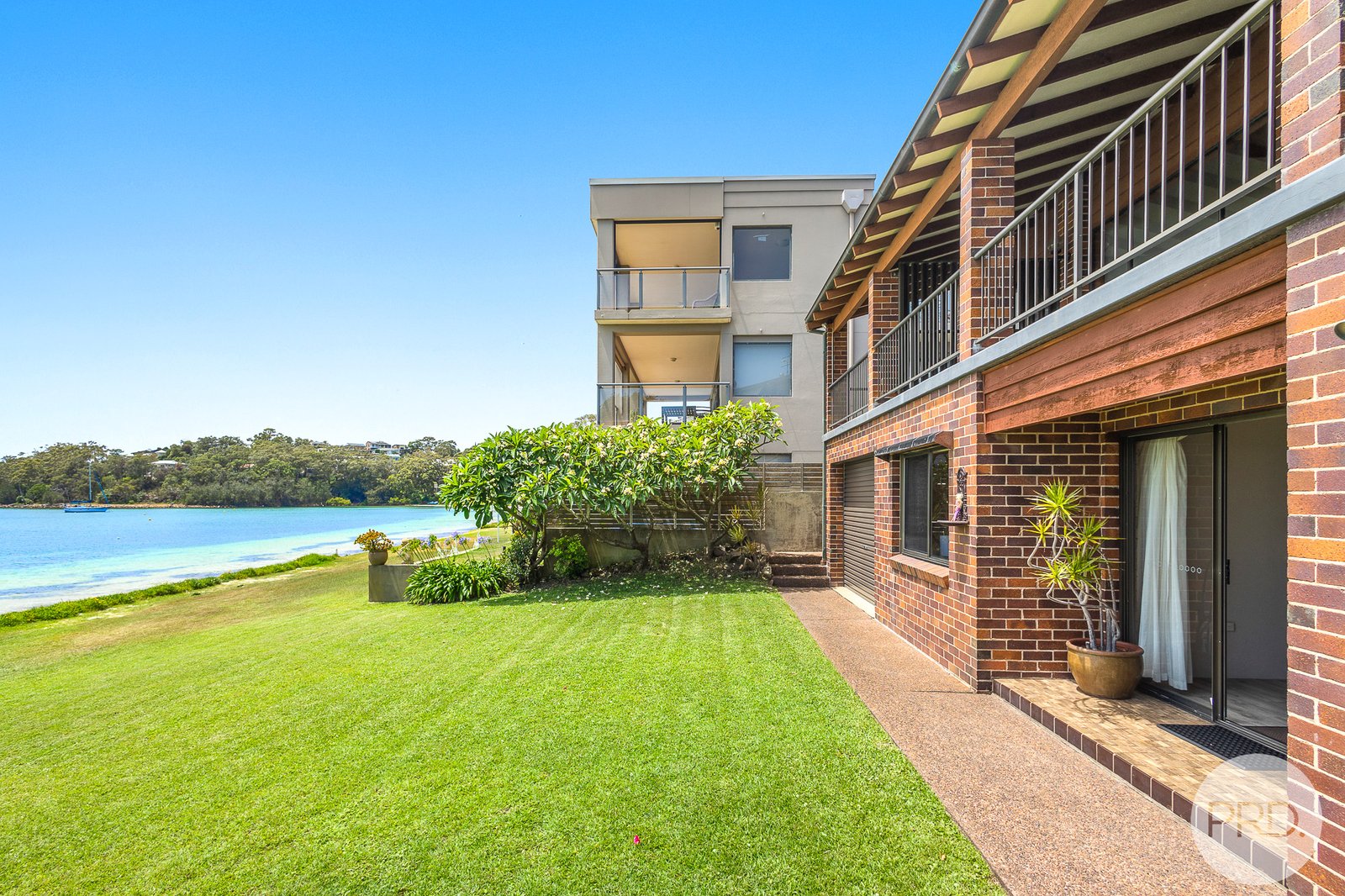 215 Soldiers Point Road SALAMANDER BAY 9