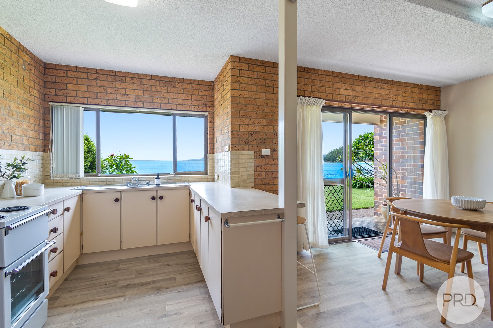 215 Soldiers Point Road SALAMANDER BAY 28