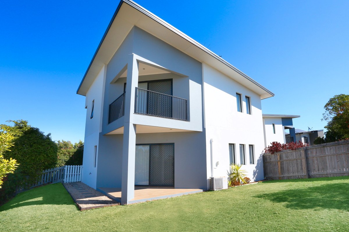 2/15 Success Crescent ORMEAU 2