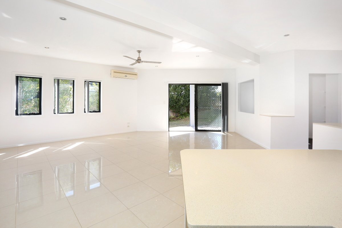 2/15 Success Crescent ORMEAU 7