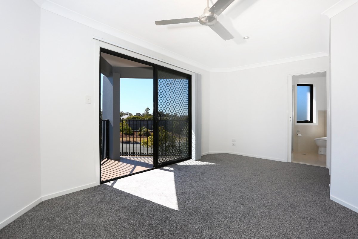 2/15 Success Crescent ORMEAU 9