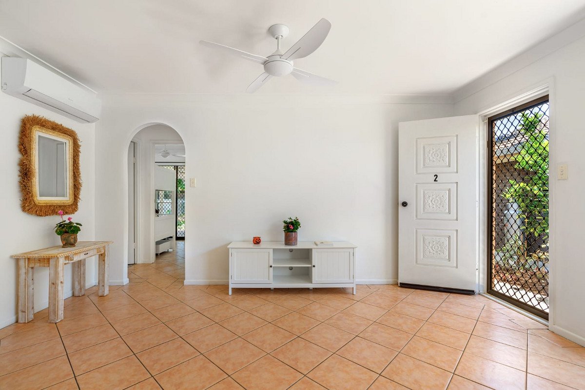 2/15 Third Avenue Palm Beach 3