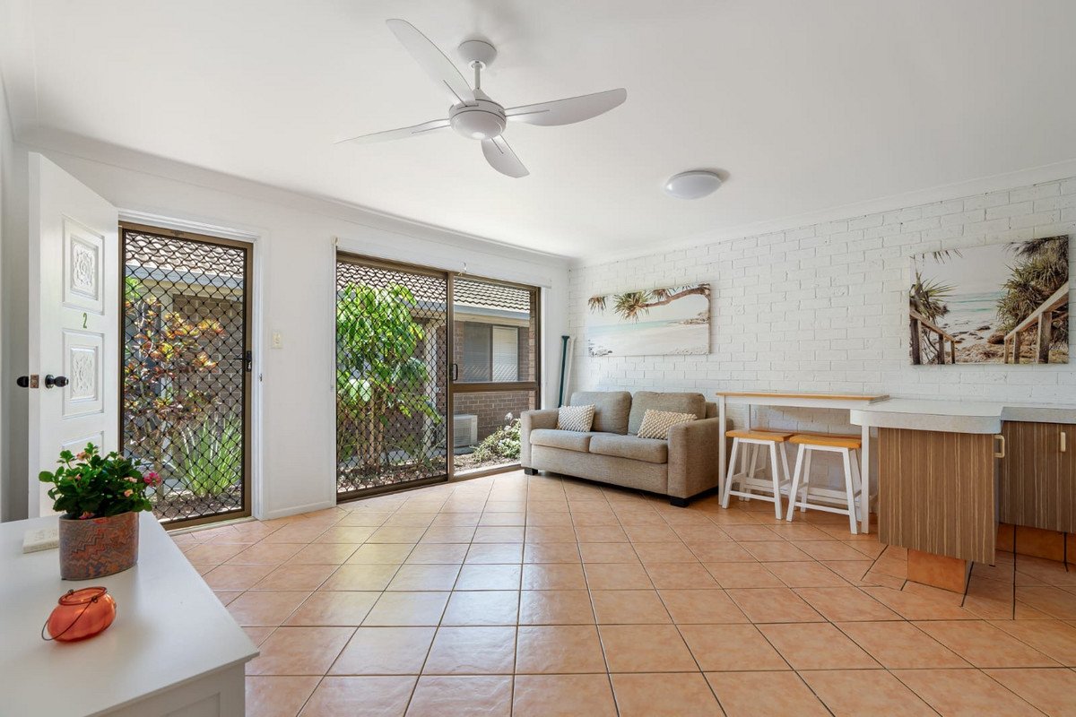 2/15 Third Avenue Palm Beach 4