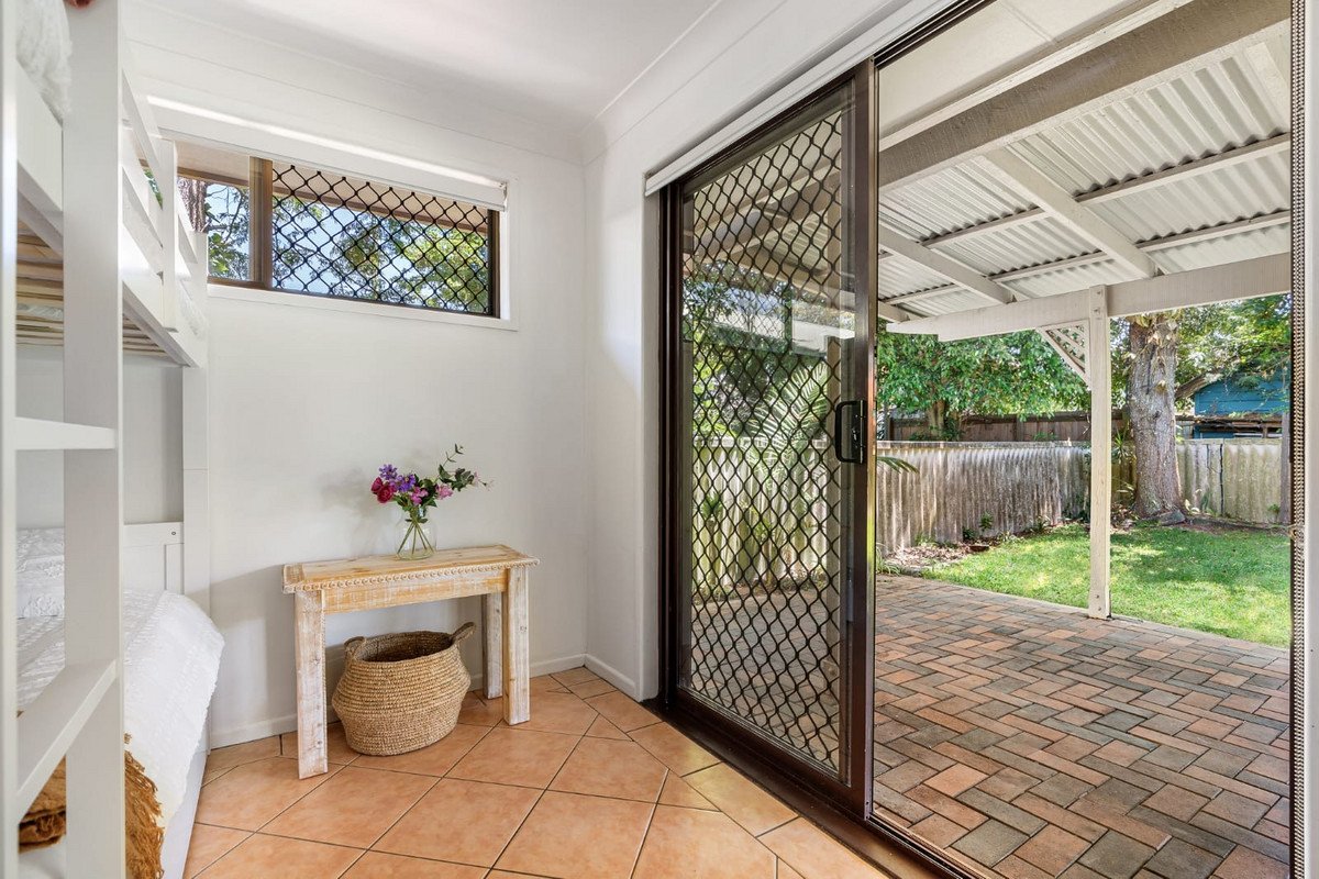 2/15 Third Avenue Palm Beach 5